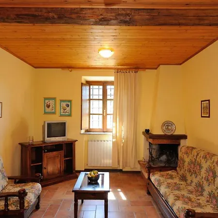 Sigliano Sleeps 4 Pool Wifi T763177 * San Litardo
