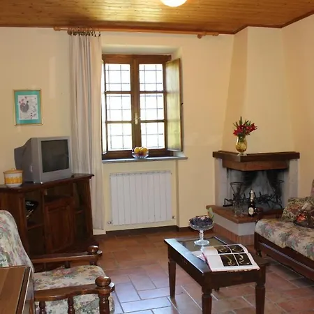 Sigliano Sleeps 4 Pool Wifi T763177 * San Litardo