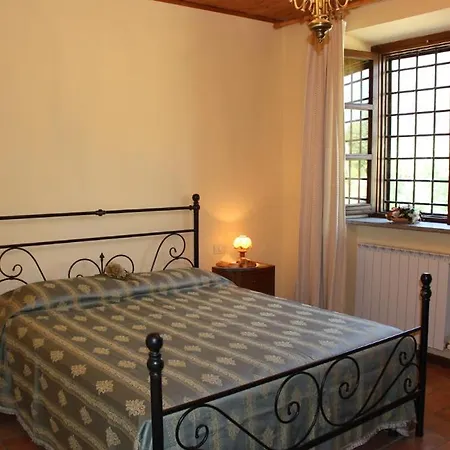 Apartment Sigliano Sleeps 4 Pool Wifi T763177