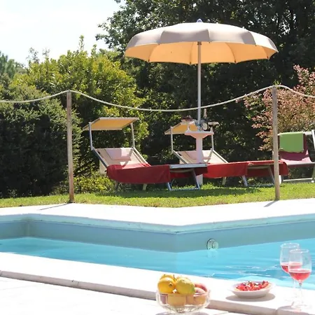 Sigliano Sleeps 4 Pool Wifi T763177 Apartment San Litardo