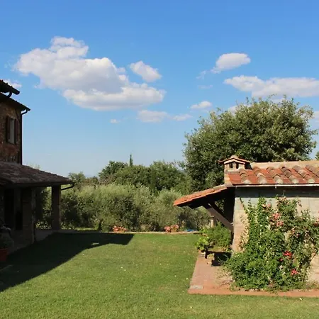 Sigliano Sleeps 4 Pool Wifi T763177 Apartment San Litardo