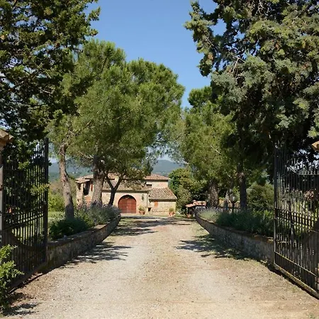 Apartment Sigliano Sleeps 4 Pool Wifi T763177 *