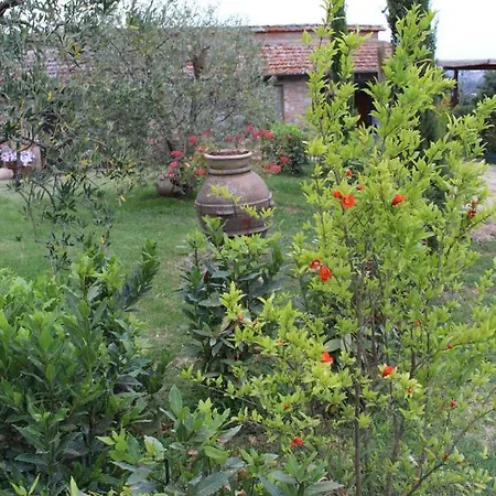 Sigliano Sleeps 4 Pool Wifi T763177 *