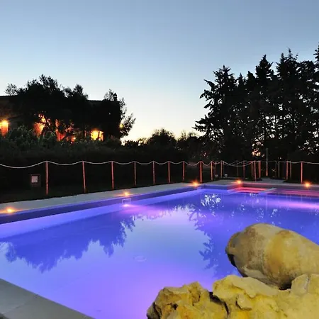 Apartment Sigliano Sleeps 4 Pool Wifi T763177