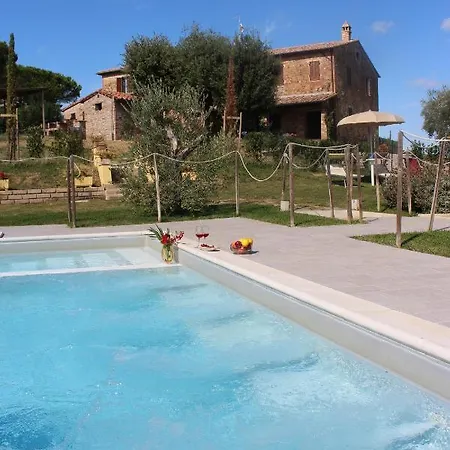 Sigliano Sleeps 4 Pool Wifi T763177 شقة